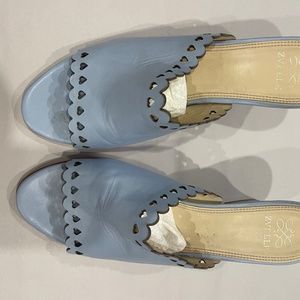 Summer Sandal in light blue with heart details